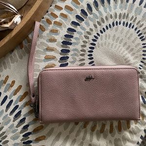 Roots Medium Wristlet